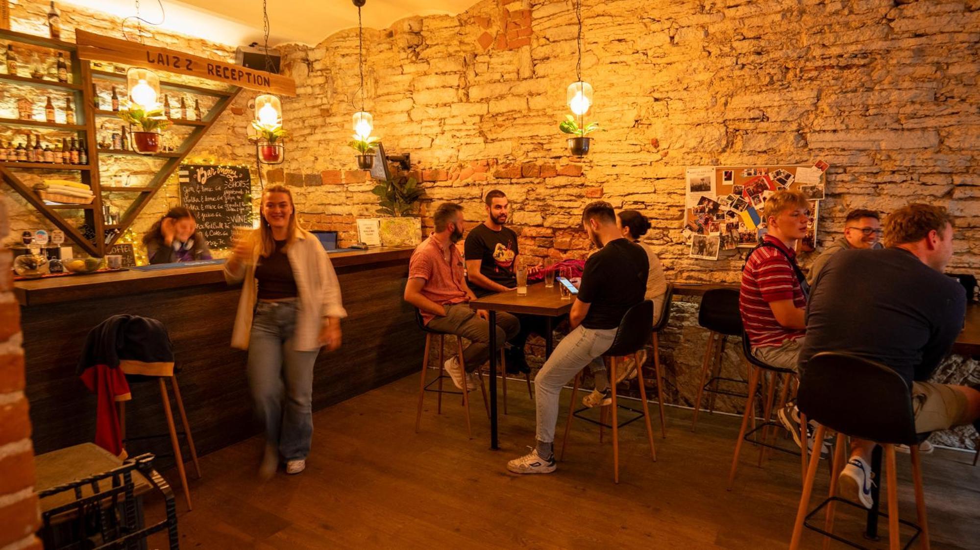 טאלין The Monks Bunk Hostel & Bar מראה חיצוני תמונה
