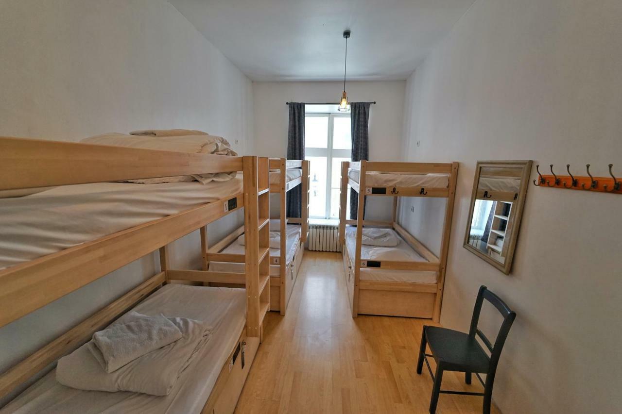 טאלין The Monks Bunk Hostel & Bar מראה חיצוני תמונה