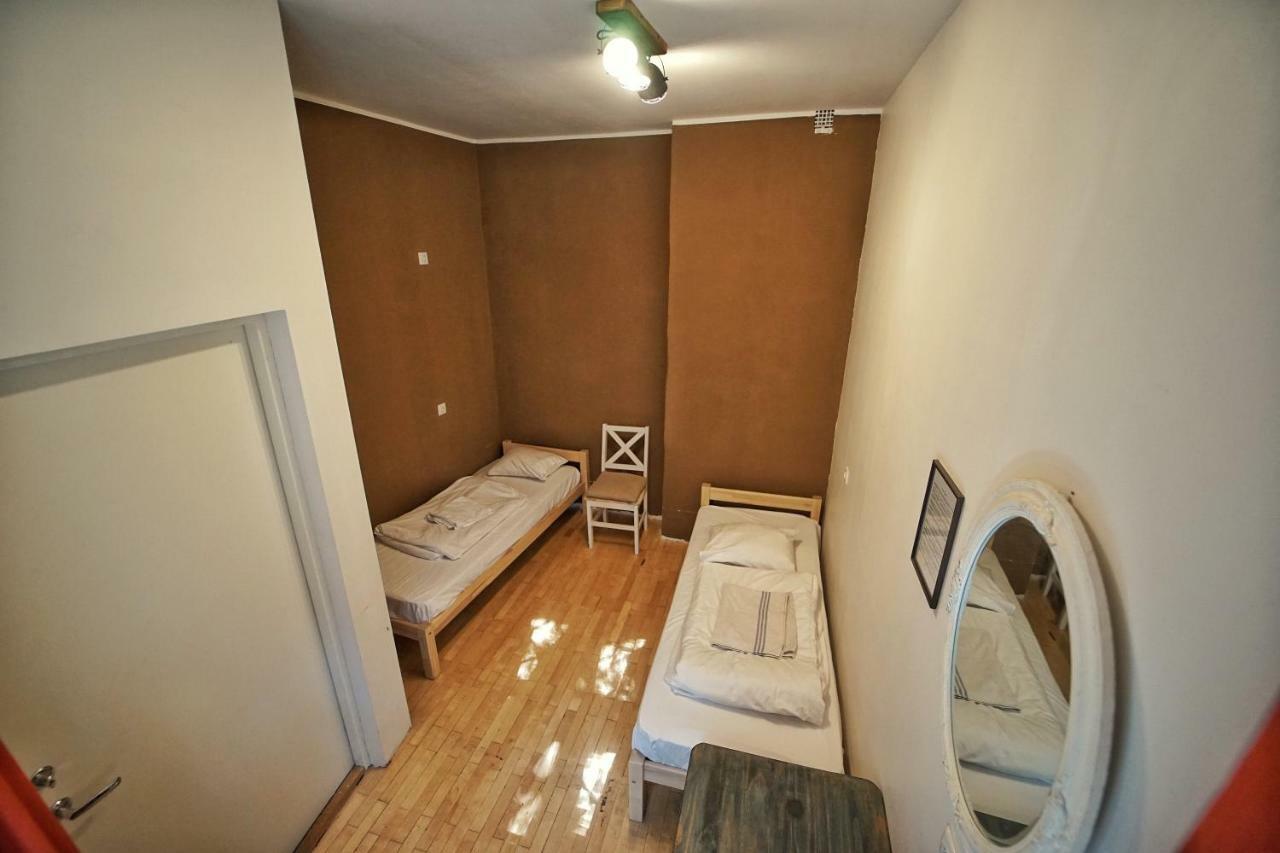 טאלין The Monks Bunk Hostel & Bar מראה חיצוני תמונה