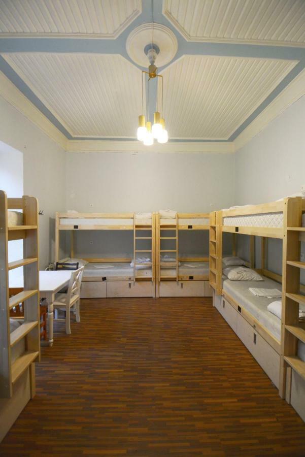 טאלין The Monks Bunk Hostel & Bar מראה חיצוני תמונה