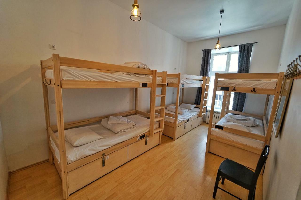 טאלין The Monks Bunk Hostel & Bar מראה חיצוני תמונה