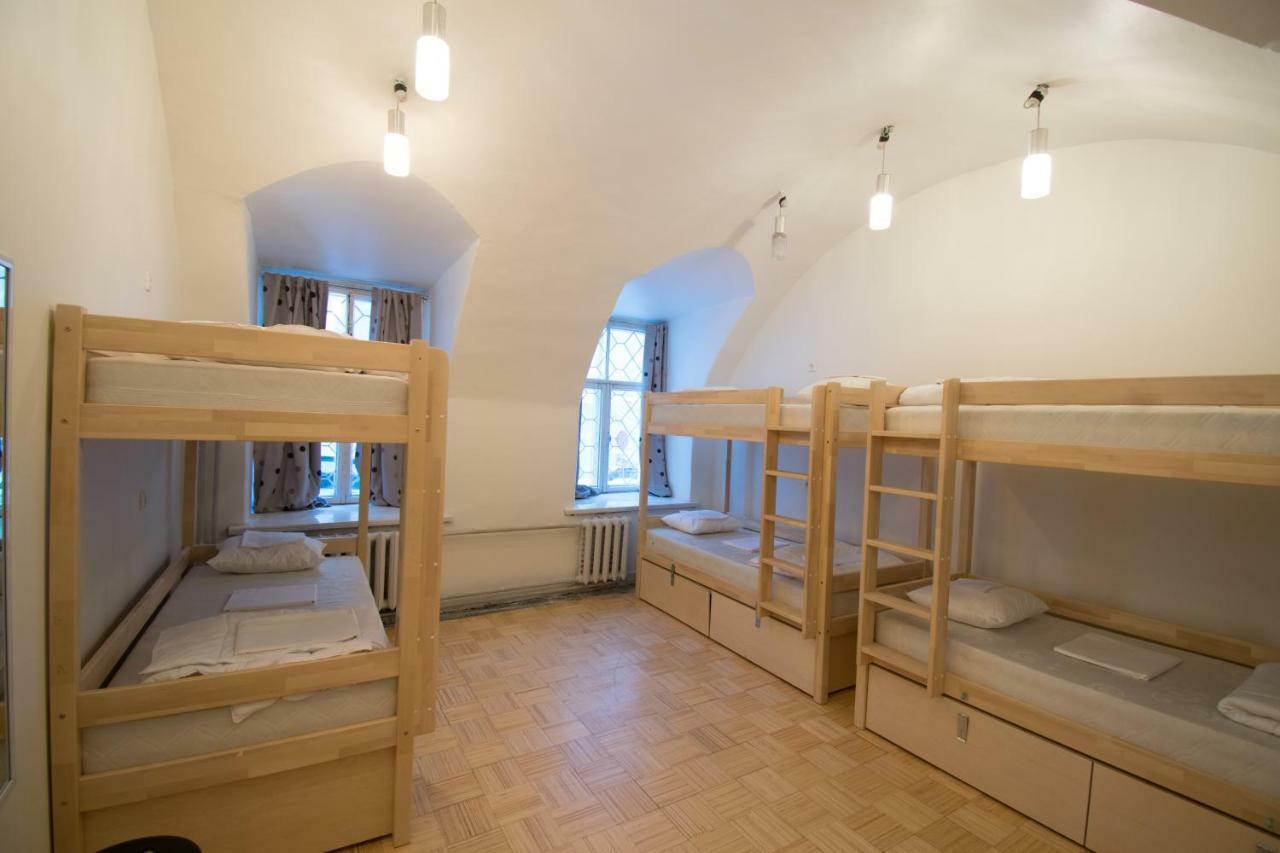 טאלין The Monks Bunk Hostel & Bar מראה חיצוני תמונה