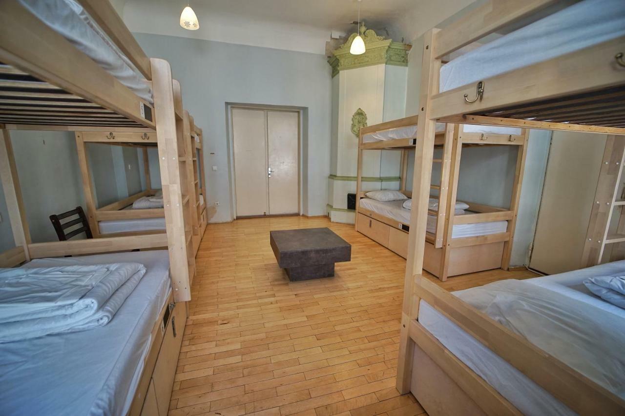 טאלין The Monks Bunk Hostel & Bar מראה חיצוני תמונה