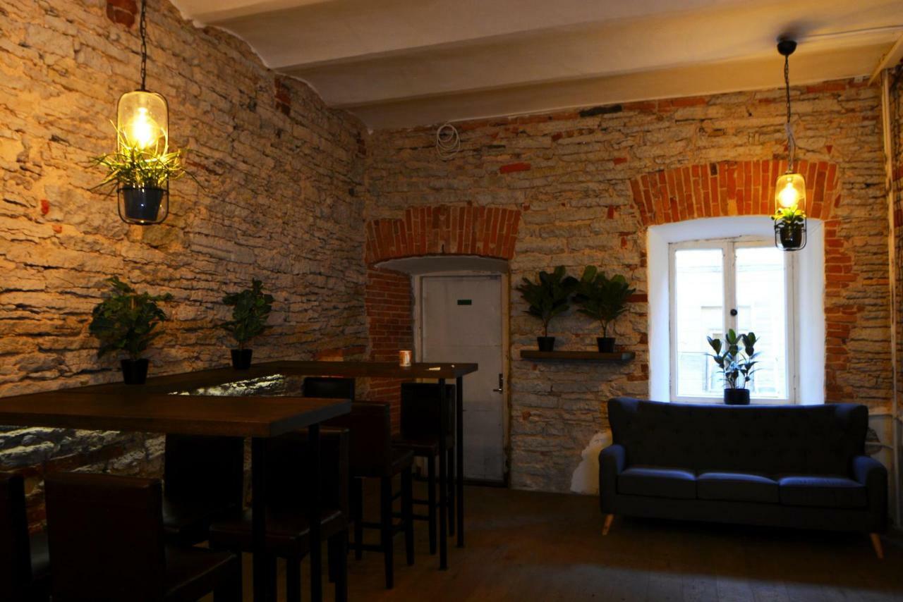 טאלין The Monks Bunk Hostel & Bar מראה חיצוני תמונה