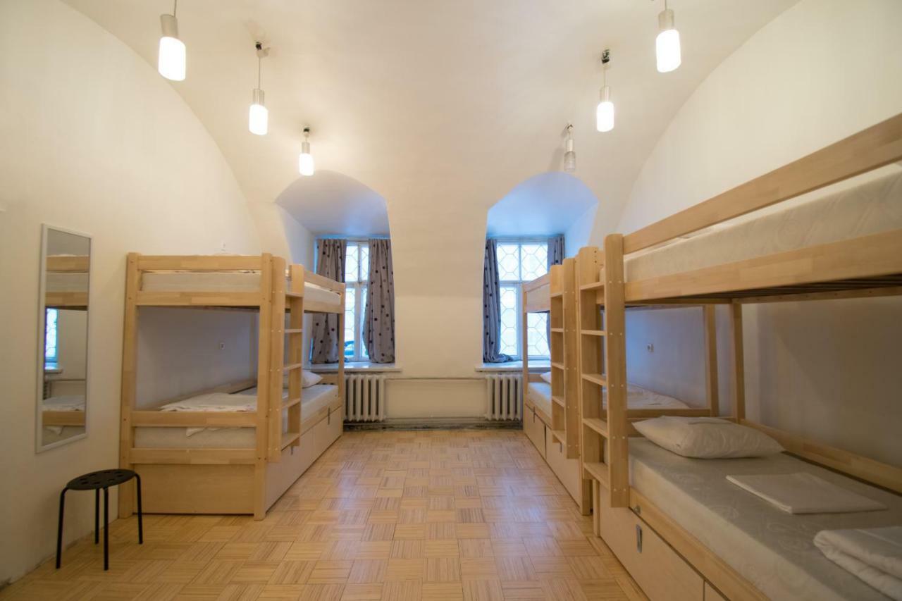טאלין The Monks Bunk Hostel & Bar מראה חיצוני תמונה