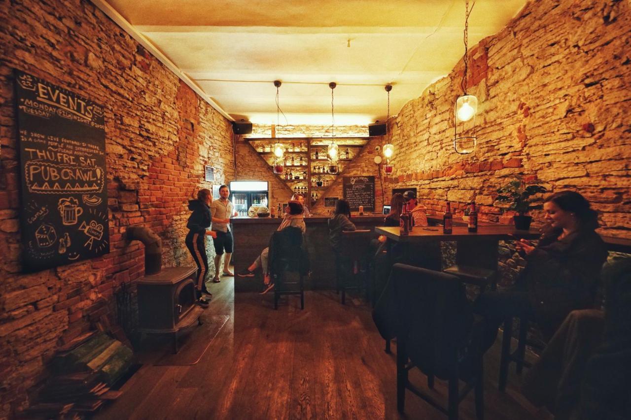 טאלין The Monks Bunk Hostel & Bar מראה חיצוני תמונה